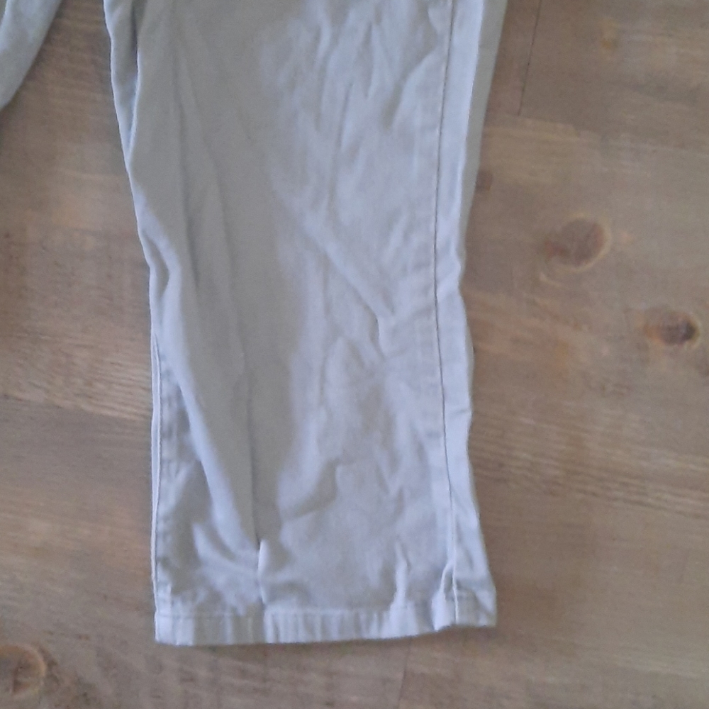 Capris - Picture 4 of 5